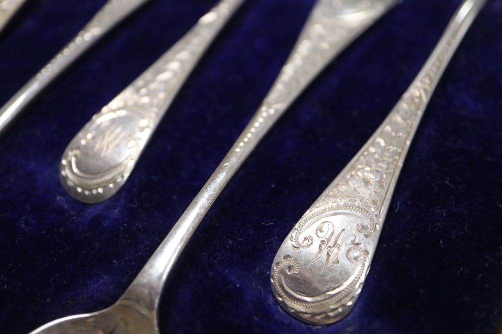 A cased set of twelver George V silver teaspoons, Sheffield, 1910, 6.5 oz.